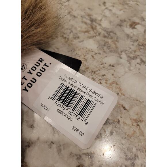 Women's '47 Brown Cleveland Browns Meeko Historic Logo Cuffed Knit Hat with Pom - Picture 3 of 5